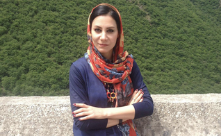 Laleh Saati se converteu do islamismo para o cristianismo. (Foto: Facebook)