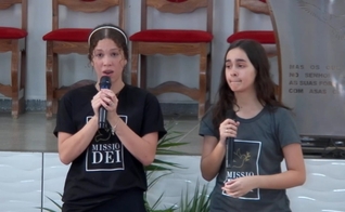 Karol Boldt viveu uma transformação. (Foto: Reprodução/YouTube/ Livres Para Adorar). 