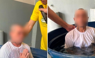 O batismo na prisão. (Foto: Reprodução/Instagram/Junta de Missões Nacionais)