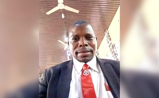 O pastor Emmanuel Na'allah Auta que foi morto na igreja. (Foto: Reprodução/Morning Star News)