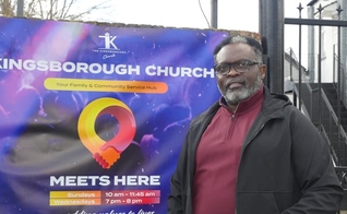Pastor Tunde, líder da Kingsborough Church, em Uxbridge. (Foto: Christian Concern)
