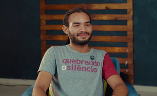 Alê Sandro voltou para Jesus e foi batizado. (Foto: Reprodução/YouTube/Adventistas Bahia Norte)
