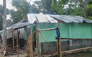 Casa de família cristã foi destruída pela violência que se seguiu à queda do governo em 2024. (Foto: Portas Abertas)