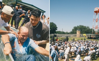 O batismo na prisão. (Foto: Reprodução/Instagram/Johnny Chang)