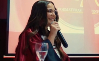 Talita Santos anunciou o Evangelho durante sua formatura em Odontologia. (Foto: Reprodução/Instagram/Talita Santos).