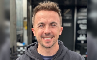 Frankie Muniz. (Foto: Reprodução/Wikimedia Commons/Nascar9919)