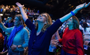 Mais de 1.000 pessoas se entregaram a Jesus no Festival Esperança. (Foto: BGEA)