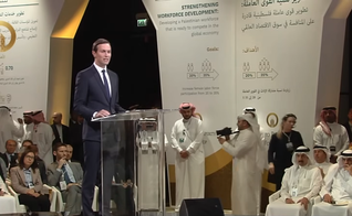 Jared Kushner fala a líderes no Oriente Médio. (Captura de tela/YouTube/Rafael Bittencourt)