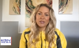 Kaya Jones. (Foto: Reprodução/YouTube/CBN News)