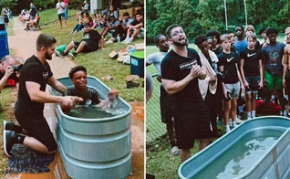 O pastor Mark batizando os atletas. (Foto: Reprodução/Instagram/Mark Page)