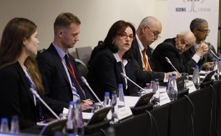 O relatório foi apresentado na Conferência da Dimensão Humana de Varsóvia. (Foto: OSCE/Piotr Dziubak).