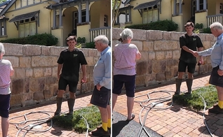 Elijah e os idosos no local. (Foto: Reprodução/Instagram/Elijah)