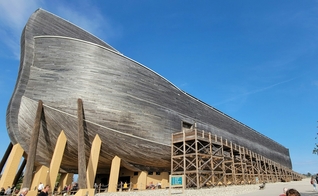 Réplica da arca no Ark Encounter, localizada no Kentucky, EUA. (Foto: Elias Null / Unsplash)