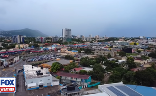 A tempestade já deixou três mortos na Jamaica. (Foto: Reprodução/YouTube/FOX Weather)
