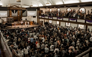 Culto na Universidade de Asbury. (Foto: Reprodução/Facebook/Asbury University)