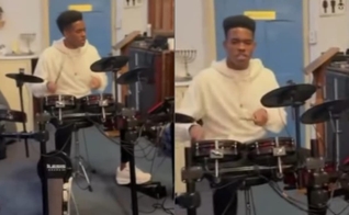 Estevão tocou bateria no culto em Londres. (Foto: Reprodução/Instagram/Ballers In God).