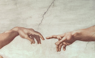 Deus estendendo a mão para Adão; detalhe da obra-prima de Michelangelo na Capela Sistina. (Imagem: Domínio público)