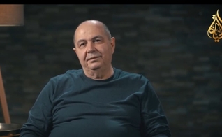 Harun Ibrahim fundou um canal de TV para evangelizar países árabes. (Foto: Reprodução/YouTube/CBN News).