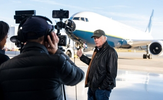 O avião da missão Samaritan's Purse. (Foto: Reprodução/Samaritan's Purse)