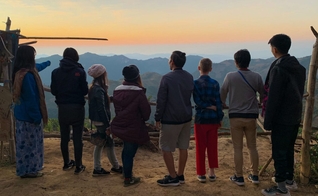 Crentes locais. (Foto: Reprodução/IMB)