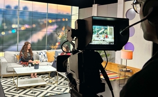 A SAT-7 transmite programação cristã ao Irã. (Foto: Facebook/SAT-7 USA).