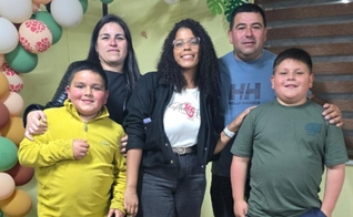 A família e Daniela. (Foto: Reprodução/Junta de Missões Mundiais)