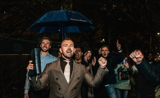 O evangelista Tom de Wal foi preso após a polícia interromper um culto na cidade de Tilburg. (Foto: Instagram/Frontrunners Ministries)