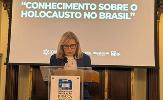 Sarita Sarue, coordenadora de Educação e Cultura do Memorial do Holocausto. (Fotos: Silas Anastácio / Liane Zaidler)