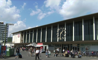 Vista da entrada da Estação Central de Würzburg, na Baviera. (Foto: Wikipedia)