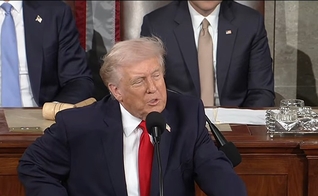 O presidente Donald Trump discursa durante o Estado da União no Capitólio. (Captura de tela/YouTube/The White House)