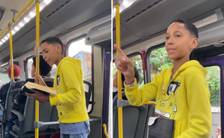 O adolescente Elias Dourado pregando em um ônibus. (Captura de tela/Instagram/eliasdourado_oficial)