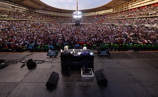 Milhares se renderam a Jesus no evento. (Foto: Reprodução/BGEA)
