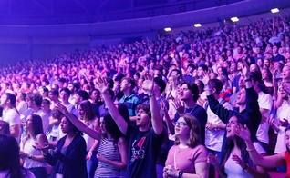 Bryce Crawford: “Jovens têm redescoberto a fé.” (Foto: Instagram/brycecrawford)