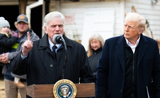 Franklin Graham e Donald Trump. (Foto: Facebook/Samaritan's Purse).