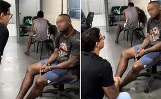 Lucas Nagib com o suspeito na delegacia. (Foto: Reprodução/Instagram/Lucas Nagib)