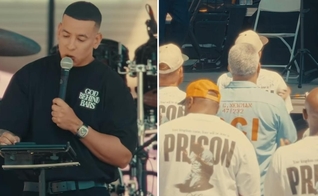 Daddy Yankee pregando na prisão. (Foto: Reprodução/Instagram/God Behind Bars)