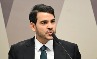 Jorge Messias durante sabatina no Senado. (Foto: Edilson Rodrigues/Agência Senado)