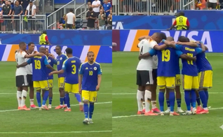 Jogadores da Alemanha e Curaçao se uniram em oração no campo. (Foto: Reprodução/X/Cleverly).