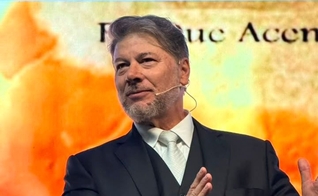 Joel Engel na Conference 2026 Global Fire Expansion. (Foto: Ministério Engel)