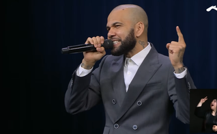 Daniel Alves. (Foto: Reprodução/YouTube/Casa De Dios)