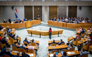 Sessão plenária na Câmara dos Representantes dos Países Baixos. (Foto: Divulgação/Câmara dos Representantes)