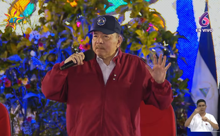 O ditador da Nicarágua, Daniel Ortega, durante discurso em que anunciou o fim das eleições no país. (Captura de tela/YouTube/El 19 Digital)