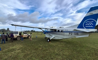 Por meio de aviões, os missionários levam o Evangelho a regiões isoladas em diferentes países. (Foto: Reprodução/JAARS)