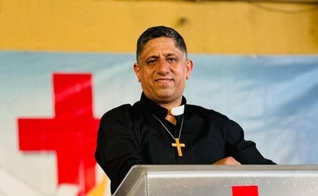 O pastor Nihad Hassan. (Foto: Facebook/Dera kurdi Lebanon).