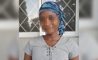 Sarah, jovem cristã que foi presa após deixar o islamismo e se converter ao cristianismo na Nigéria. (Foto: ADF International)