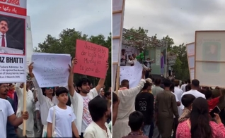 Os manifestantes marcharam pedindo igualdade e liberdade para minorias religiosas. (Foto: Reprodução/Instagram/Dawn Today).