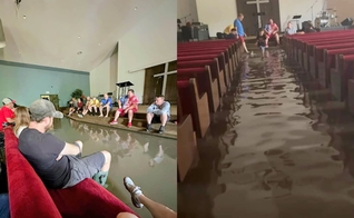 Os cristãos louvaram a Deus em meio ao alagamento. (Foto: Facebook/Harvest - Sharing Life).