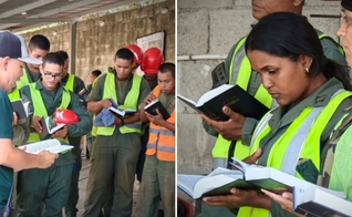 Vítimas, socorristas e moradores receberam a Palavra de Deus. (Foto: Reprodução/Instagram/HeartCry Missionary Society)