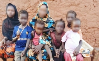  Lulu e os filhos fugiram para manter sua segurança. (Foto: International Christian Concern).