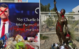 A placa e a estátua de Charlie Kirk vandalizadas nos EUA. (Foto: Reprodução/X/Turning Point USA)